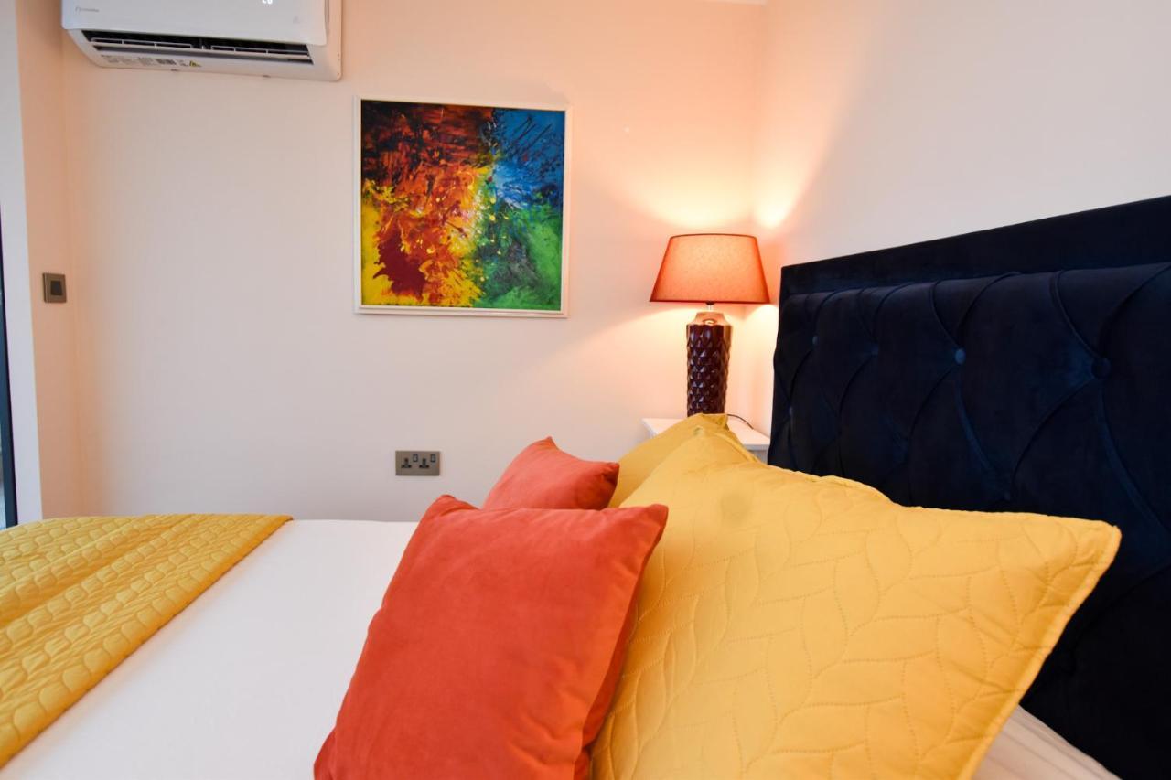 Unique Seafront Triplex Penthouse With Panoramic Bedroom & Rooftop Jacuzzi Overlooking Valletta Sliema Exterior foto