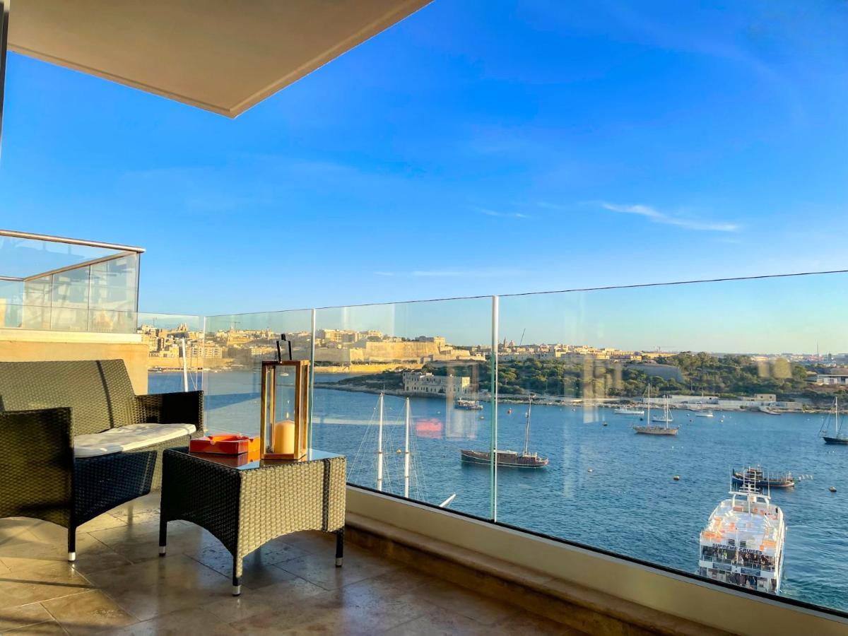 Unique Seafront Triplex Penthouse With Panoramic Bedroom & Rooftop Jacuzzi Overlooking Valletta Sliema Exterior foto