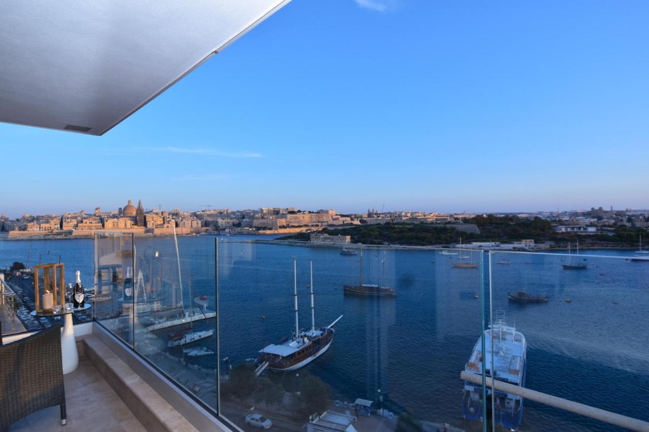 Unique Seafront Triplex Penthouse With Panoramic Bedroom & Rooftop Jacuzzi Overlooking Valletta Sliema Exterior foto