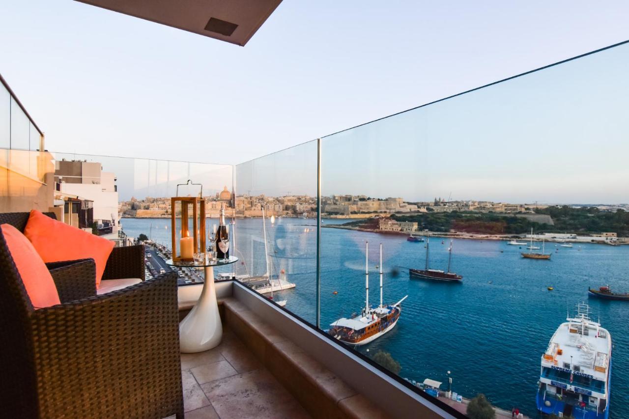 Unique Seafront Triplex Penthouse With Panoramic Bedroom & Rooftop Jacuzzi Overlooking Valletta Sliema Exterior foto