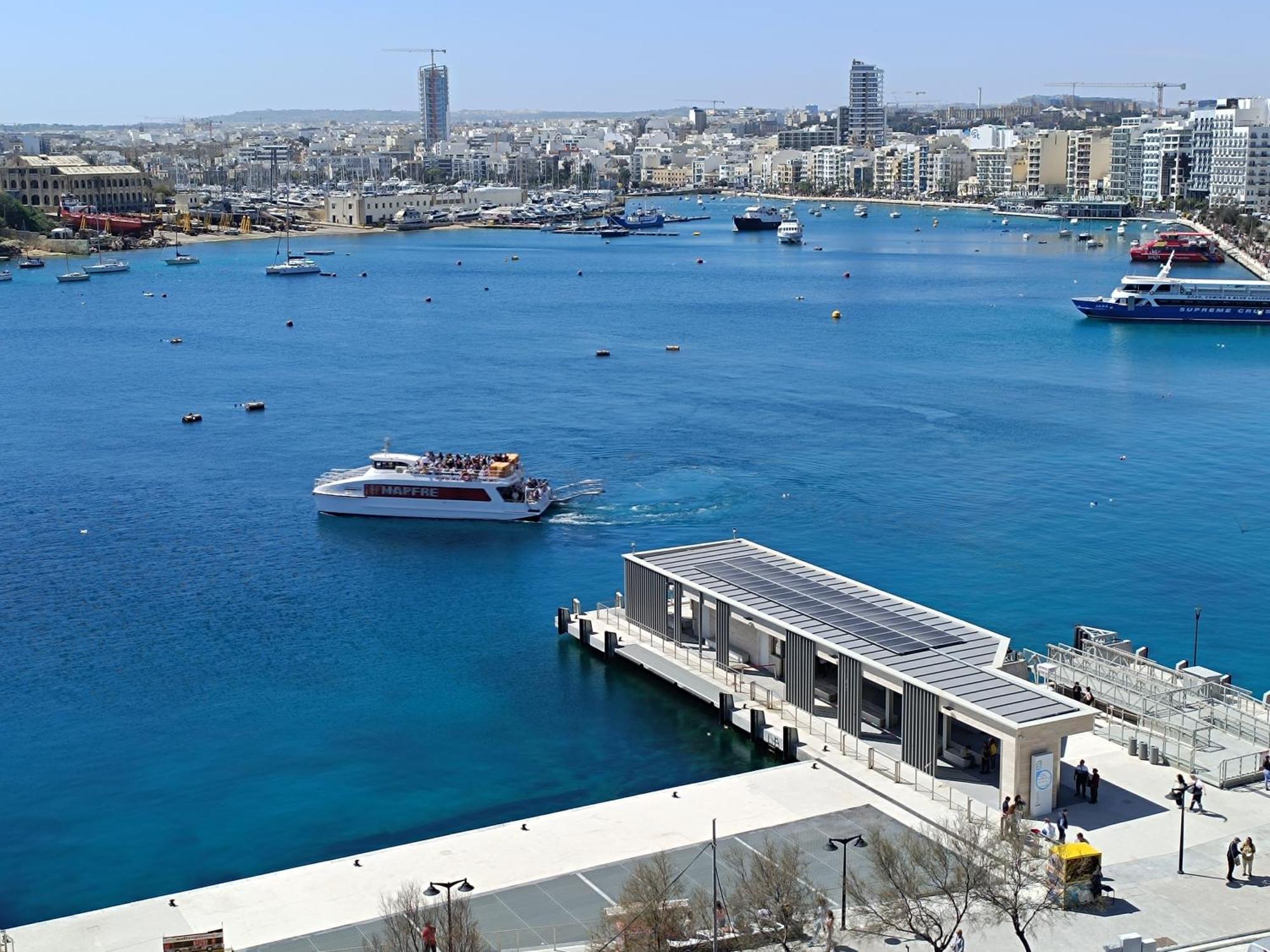 Unique Seafront Triplex Penthouse With Panoramic Bedroom & Rooftop Jacuzzi Overlooking Valletta Sliema Exterior foto